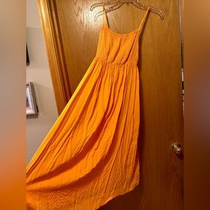 Mid maxi dress with pockets!